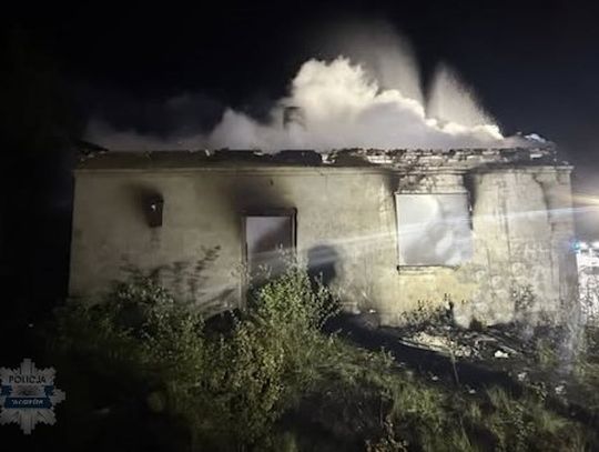 Podpalił budynek, a potem pomagał w jego gaszeniu. Tłumaczył, że nadużywa alkoholu