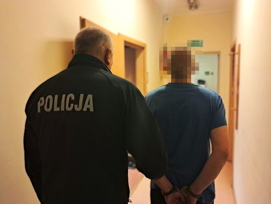 Podpalił dom i wszedł do środka na kawę z mieszkańcami. Narobił strat na blisko pół miliona złotych