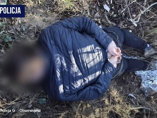 Podwójny, wyjątkowo brutalny mord siekierą. Policja zatrzymała 17-latka. Miał wszystko nagrać Podwójny, wyjątkowo brutalny mord siekierą. Policja zatrzymała 17-latka. Miał wszystko nagrać