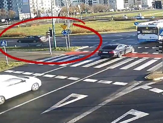 Pojechał na rondzie pod prąd. Zatrzymał się dopiero, gdy zablokował go radiowóz Pojechał na rondzie pod prąd. Zatrzymał się dopiero, gdy zablokował go radiowóz