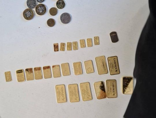 Pojechali "na robotę", ale to nie był ich szczęśliwy dzień. Sztabki złota i inne kosztowności w łupach włamywaczy