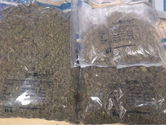 Pojechali za 38-latkiem do innego miasta. W mieszkaniu miał magazyn narkotyków