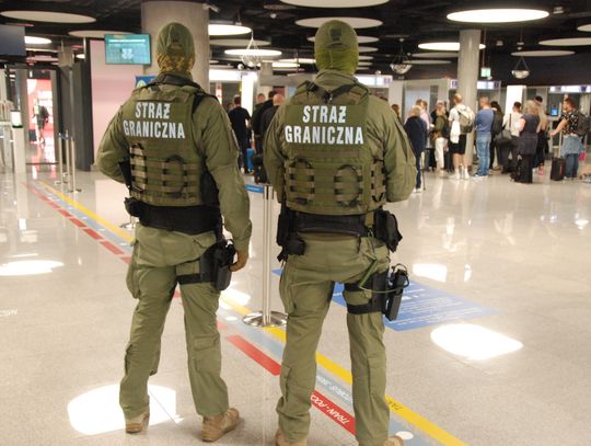 Polak miał 42 sprawy sądowe na Wyspach. Po deportacji do Polski ma czystą kartę