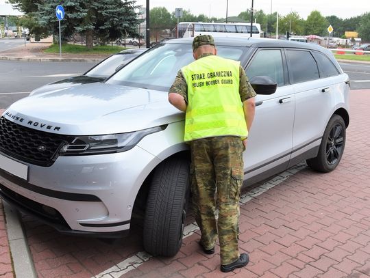 Polak próbował wyjechać na Białoruś kradzionym range roverem z przerobionym numerem VIN