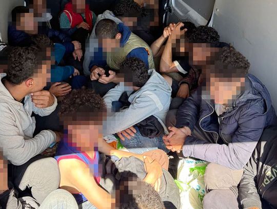 Polak zatrzymany w Chorwacji. W busie przewoził 23 nielegalnych imigrantów z Syrii