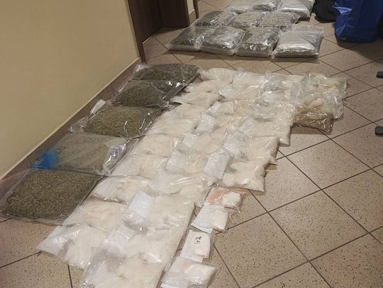 Policjanci obserwowali 34-latka i po kolei namierzali jego wspólników. Mieli aż 53 kilogramy różnych narkotyków