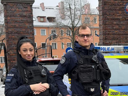 Policjanci pomogli zagubionemu seniorowi. Był zmarznięty i miał problemy z dotarciem do domu