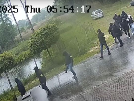 Policjanci poszli po włamywaczy. Zatrzymano dwóch mężczyzn, przejęto "sprzęt" i odzyskano część łupów