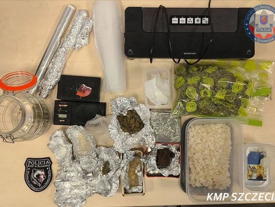 Policjanci przez kilka tygodni rozpracowywali dilera. W końcu ustalili jego adres i zrobili nalot