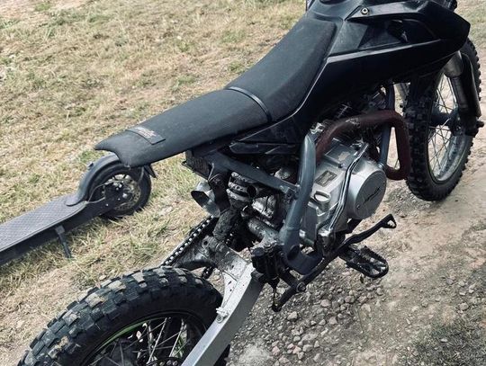 Policjanci ścigali kierowcę crossa. Po zatrzymaniu okazało się, że to 14-letni chłopiec