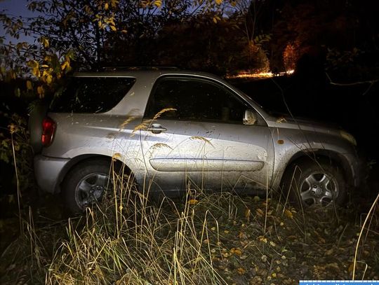 Policjanci udaremnili sprytny plan złodzieja. Ukradł toyotę, żeby przełożyć części do innego auta