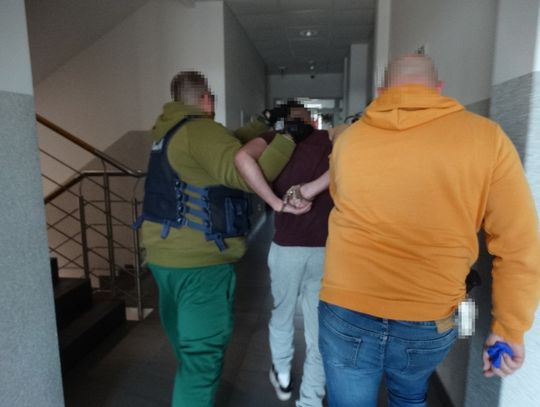 Policjanci udaremnili ustawkę pseudokibiców. Zatrzymano 23 osoby, część już usłyszała zarzuty