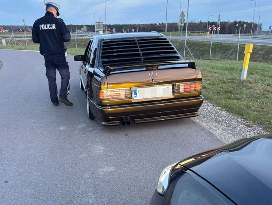 Policjanci wzięli na celownik zmodyfikowane auta. 180 wykroczeń w ciągu weekendu tylko w jednym polskim mieście Policjanci wzięli na celownik zmodyfikowane auta. 180 wykroczeń w ciągu weekendu tylko w jednym polskim mieście