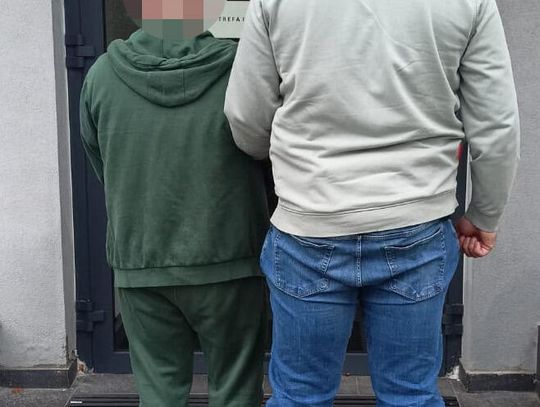 Policjanci zapukali o poranku. 32-latek nie przekonał ich, że nie ma narkotyków