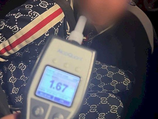 Policjanci zatrzymali pijanego 31-latka. Jechał bez prawa jazdy i wydmuchał blisko 3,5 promila