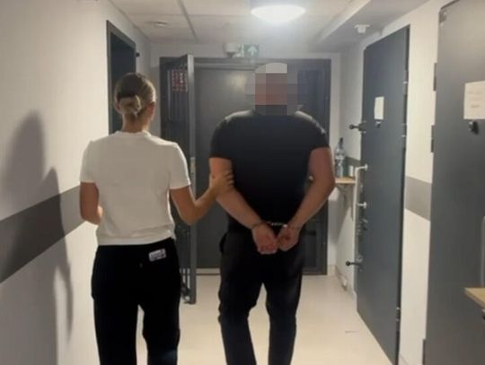 „Policjant” dzwonił, on odbierał pieniądze. 51-latek zatrzymany do oszustw na kobietach