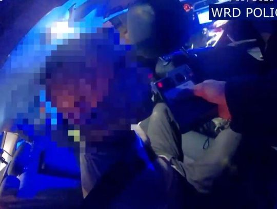 Policjantki z drogówki po krótkim pościgu zatrzymały pijanego kierowcę forda. WIDEO
