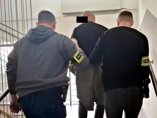 Policyjna zasadzka na dilera. Policjanci zatrzymali 46-latka i przejęli kilka kilogramów narkotyków