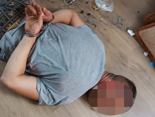 Policyjny nalot na dziuplę samochodową. Paser wpadł, gdy rozkręcał na części kradzionego lexusa