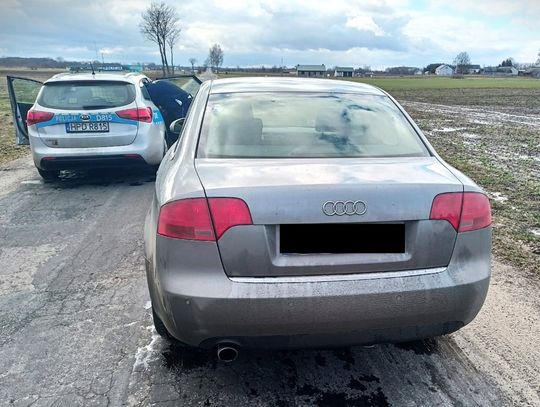 Policyjny pościg za 70-latkiem. Uciekał Audi do lasu, teraz może trafić za kraty