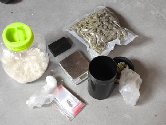 Policyjny pościg za BMW zakończony zatrzymaniem dilera. Znaleźli u niego 1,5 kilograma narkotyków