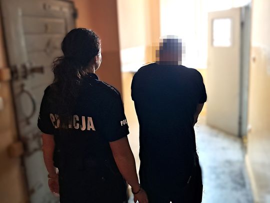 Policyjny pościg za mazdą. Kierowca uciekał, bo nie miał prawka i był pod wpływem amfetaminy