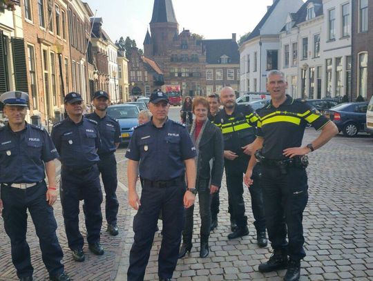 Polska policja w holenderskim coffee shopie. "Otwierali usta ze zdziwienia, że tak można"
