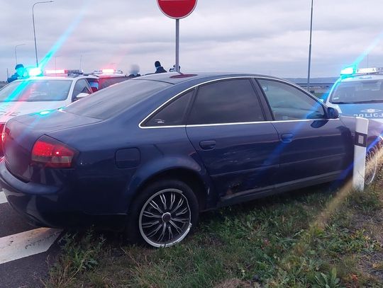 Polsko-czeski pościg za kierowcą audi. Podczas ucieczki wysadził kobietę z dzieckiem i jechał dalej