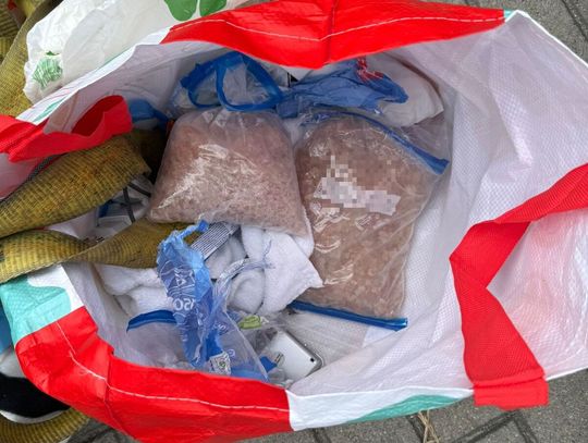Półtora kilograma narkotyków w bagażniku. Diler nie miał pojęcia, że szukają go policjanci Półtora kilograma narkotyków w bagażniku. Diler nie miał pojęcia, że szukają go policjanci