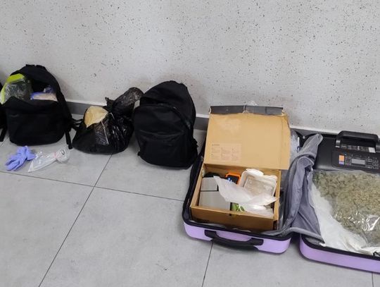 Ponad 11 kilogramów narkotyków w komórce lokatorskiej. 42-latek usłyszał 33 zarzuty