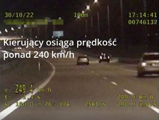 Ponad 240 na godzinę starym audikiem. Za kierownicą 16-latek. Wideo z pościgu