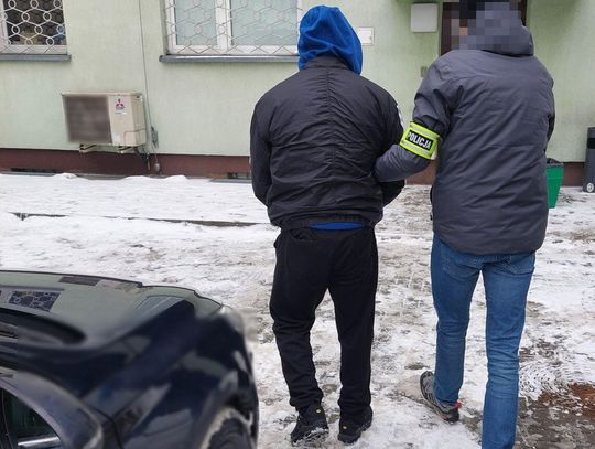 Ponad 6000 porcji amfetaminy i marihuany w Volvo. Pijany recydywista wpadł w ręce prewencji