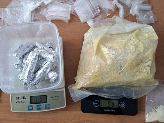 Ponad kilogram amfetaminy w mieszkaniu 46-latka. Część narkotyków była gotowa do sprzedaży