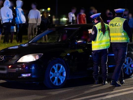 Ponad tysiąc samochodów na nielegalnym zlocie. Policja zatrzymała organizatorów. Grozi im więzienie