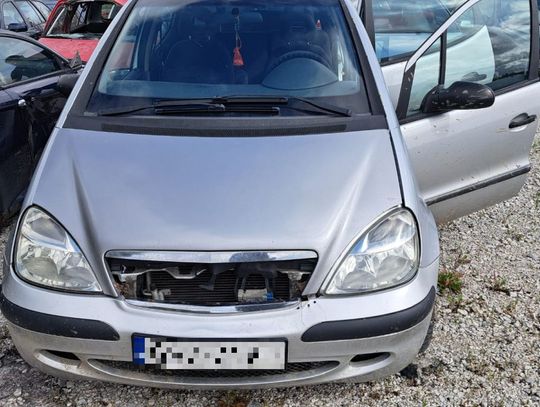 Po kradzieży paliwa zmienili tablice, ale zdradził ich jeden szczegół. Policjanci rozpoznali samochód