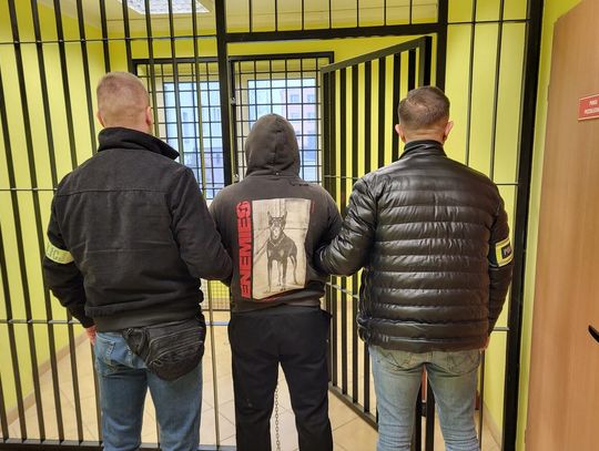 Porwali 33-latka, więzili go w stodole i brutalnie się nad nim znęcali. Dwaj bracia zatrzymani