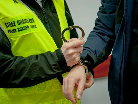 Poszukiwany gwałciciel zatrzymany na lotnisku w Krakowie. Ścigali go na podstawie czerwonej noty Interpolu