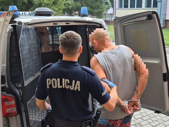Poszukiwany mężczyzna wpadł, bo głośno słuchał muzyki nad jeziorem. Został zabrany do więzienia