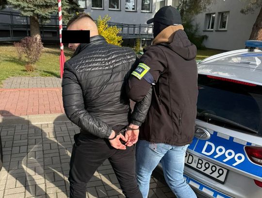Poszukiwany szef gangu szykował się do ucieczki z Polski. Dopadli go w wynajmowanym mieszkaniu