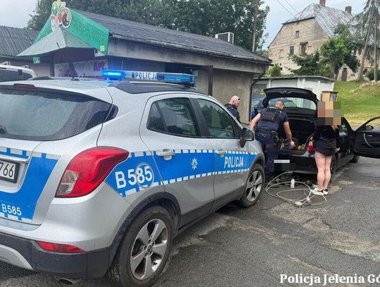 Poszukiwany wpadł na własne życzenie. Po alkoholu wsiadł za kierownicę i zajeżdżał drogę innym