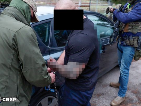 Potężne uderzenie CBŚP w gang pseudokibiców. W akcji wzięło udział ponad stu funkcjonariuszy