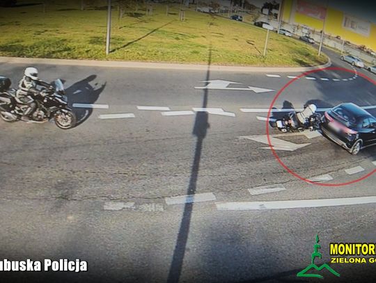 Potrącenie motocyklistki na rondzie. Kierowca Hondy zajechał jej drogę