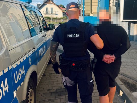 Potrącił kobietę na przejściu, uciekł i poszedł na zakupy. Miał blisko dwa promile we krwi