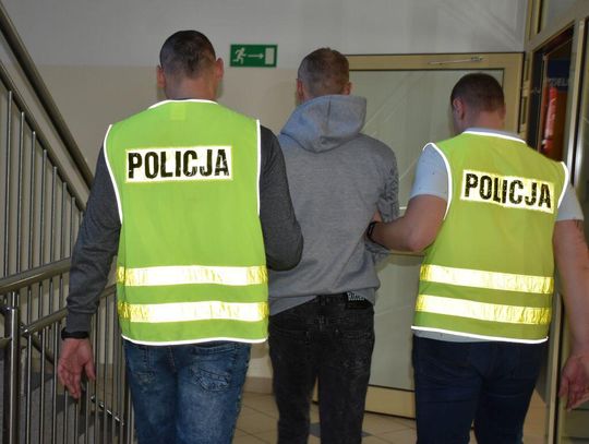 Potrącił pieszego i zamiast mu pomóc, pojechał naprawiać uszkodzone auto i zacierać ślady