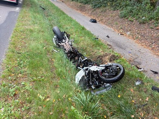 Poważny wypadek pod Ciechanowem. Wjechał motocyklem do rowu, na miejscu lądował helikopter LPR