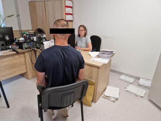 Powiedziała partnerowi, że z nim zrywa. Wściekł się i groził jej śmiercią, a następnie okradł