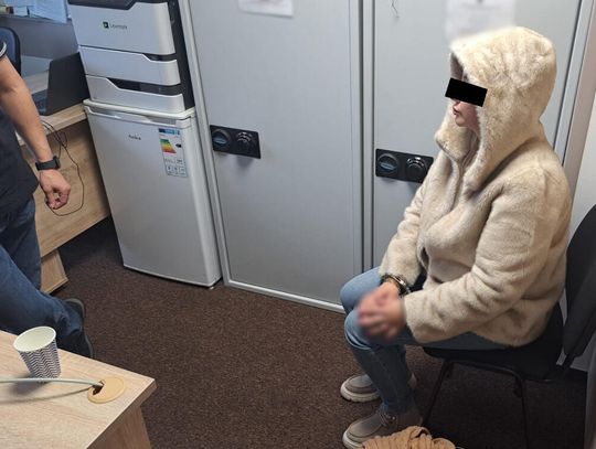 Pracownica firmy kurierskiej robiła fałszywe zwroty. Kobieta wyłudziła w ten sposób prawie 150 tysięcy