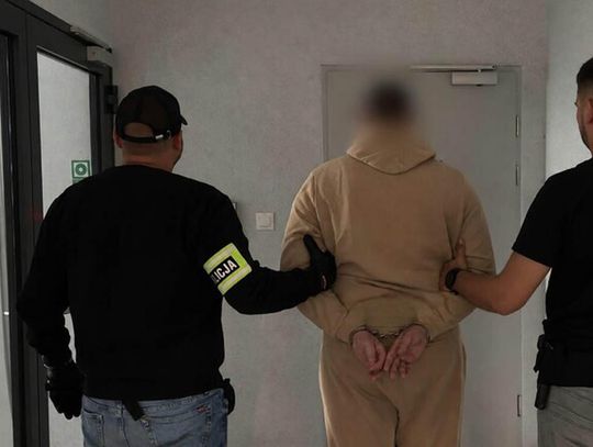 Pracownik sklepu zrobił przekręt na systemie kaucyjnym. Fikcyjne zwroty na 15 tysięcy
