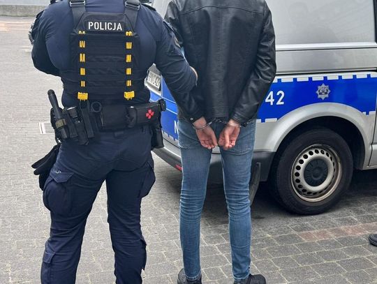 Pracownik supermarketu robił przekręty na kasie samoobsługowej. W krótkim czasie zebrał 114 zarzutów