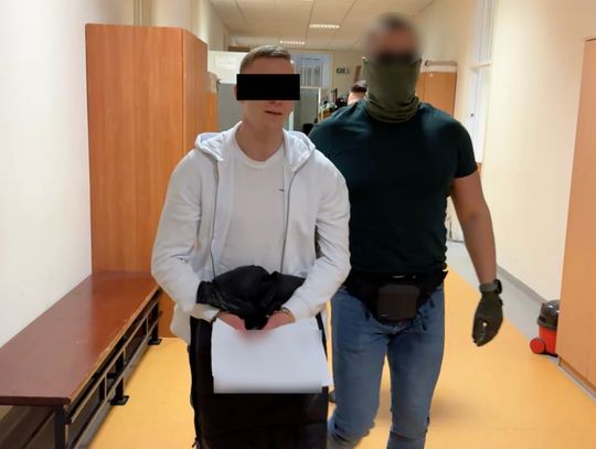 „Praski doktor” w rękach policji. Przyjmował zamówienia komunikatorem i dostarczał narkotyki do bram